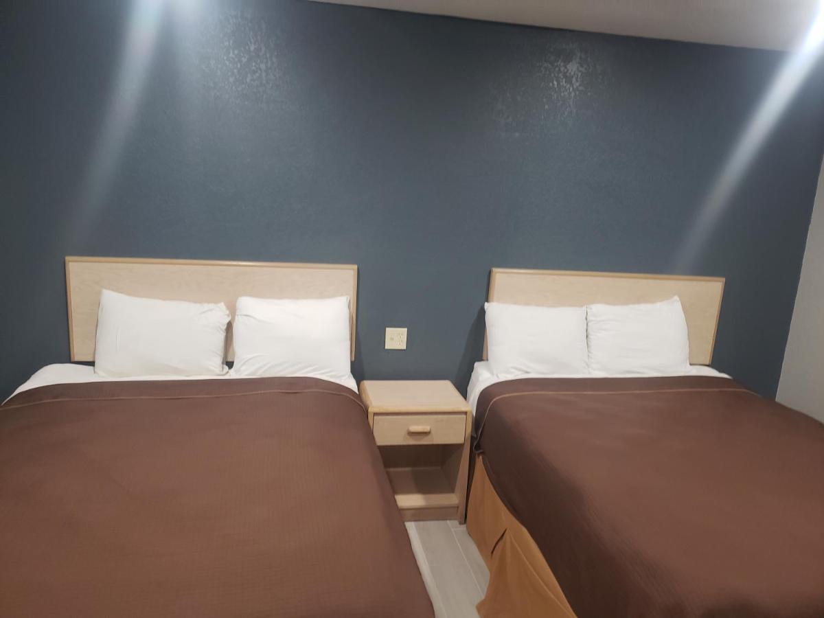 Village Inn 코툴라 외부 사진