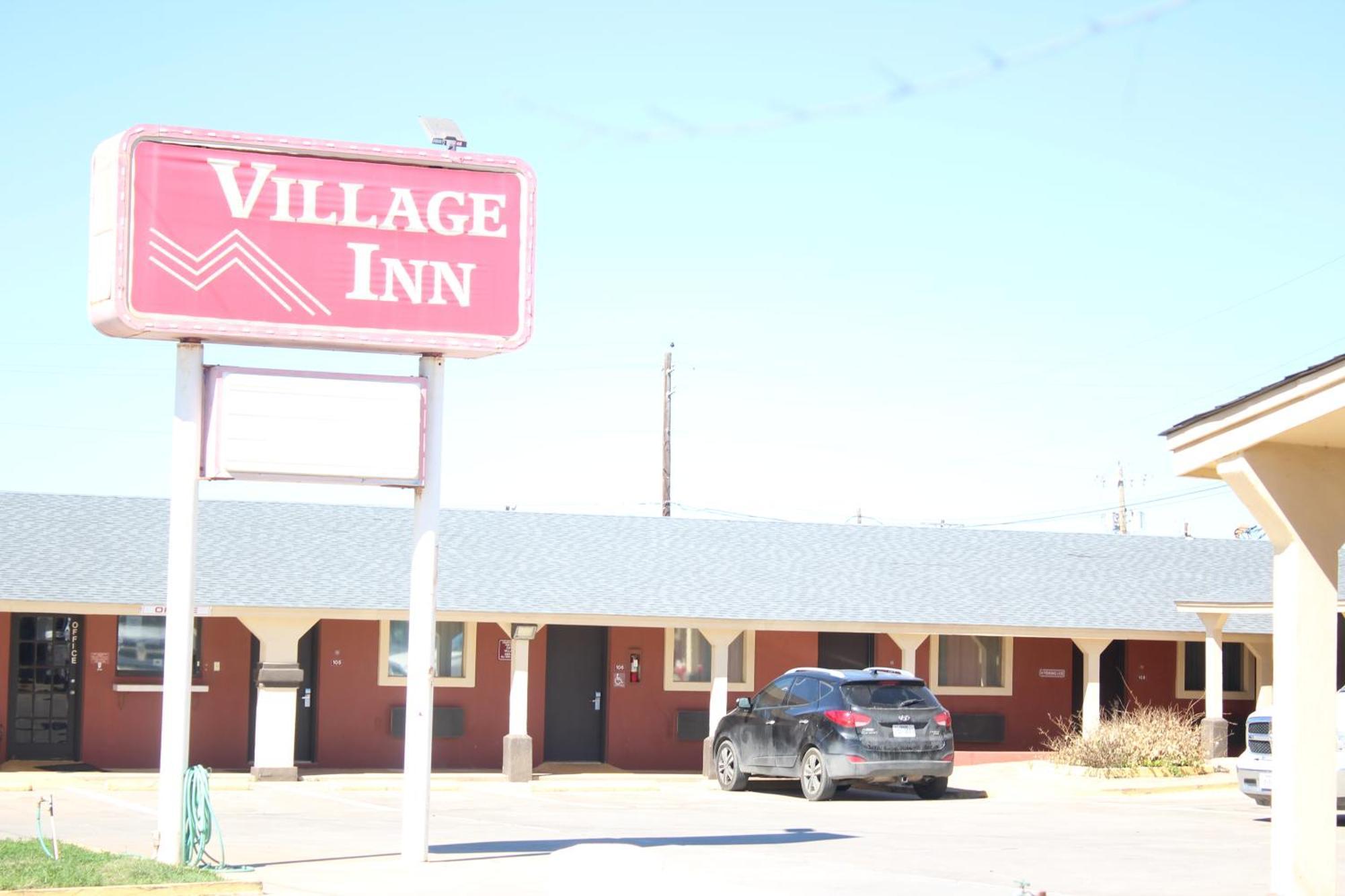 Village Inn 코툴라 외부 사진